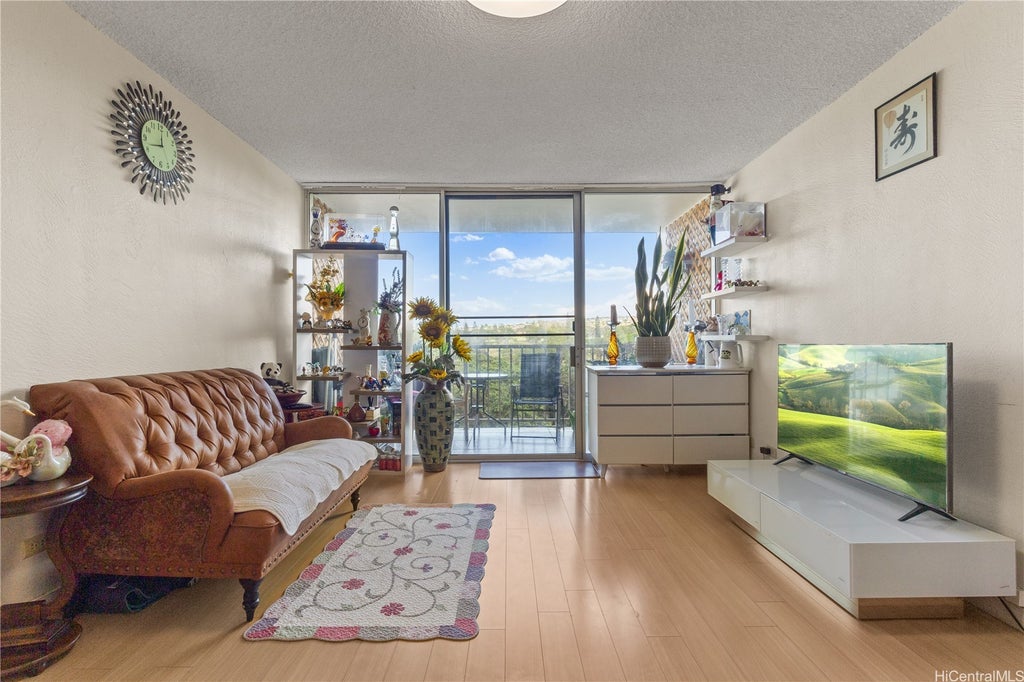 (unit #9a) 98-410 Koauka Loop, Aiea