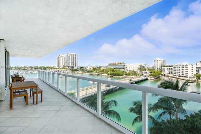 4 of 28 - 10 Venetian Way 604, Miami Beach, FL