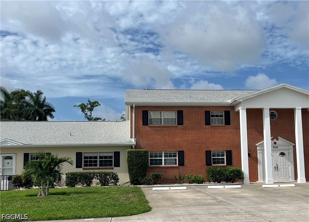 1356 Myerlee Country Club Blvd 2, FORT MYERS