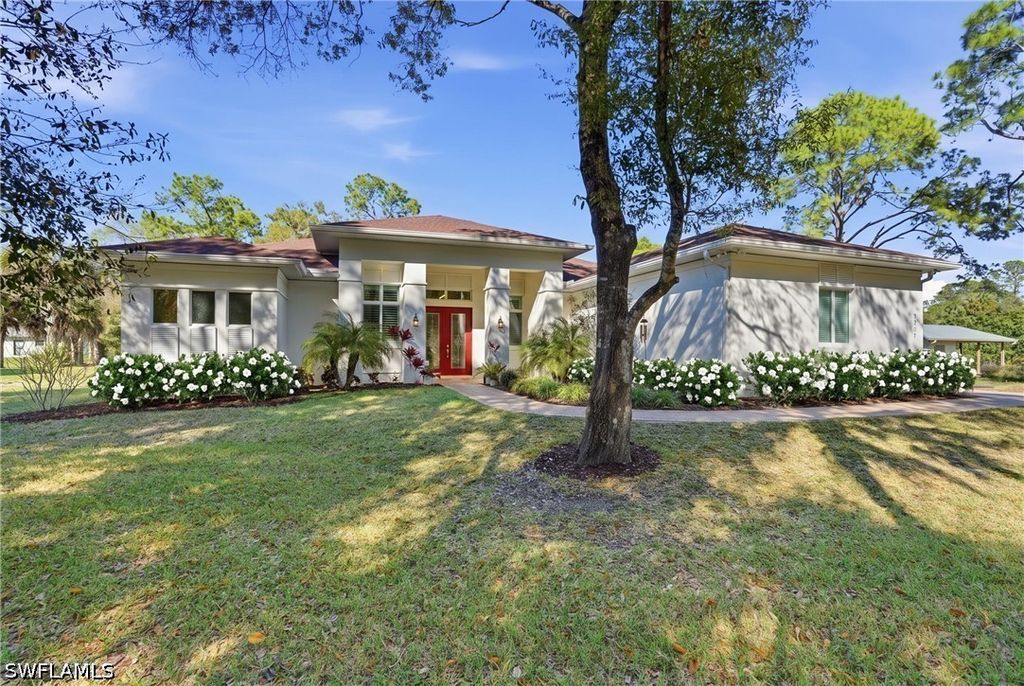 3707 5th Ave Sw, Naples