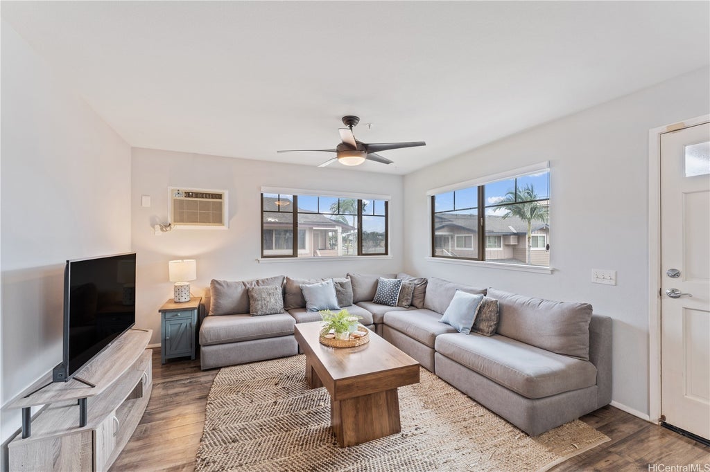 (unit #208) 91-1015 Kamaaha Avenue, Kapolei