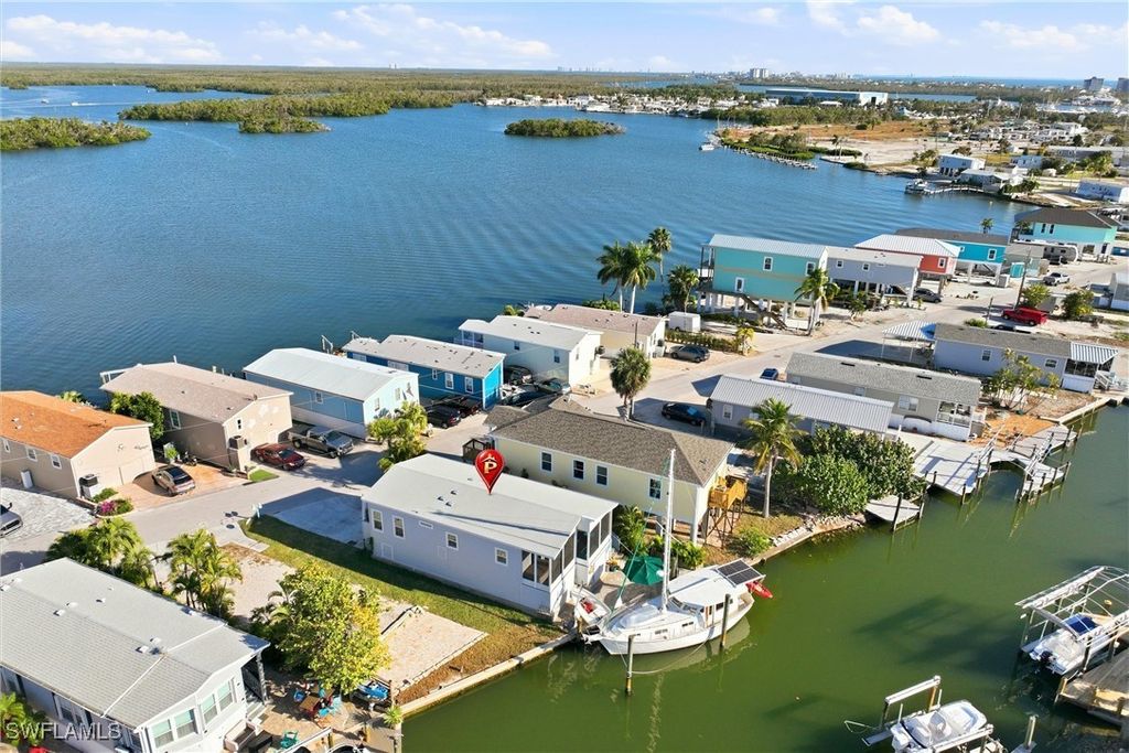 35 Emily Ln, Fort Myers Beach
