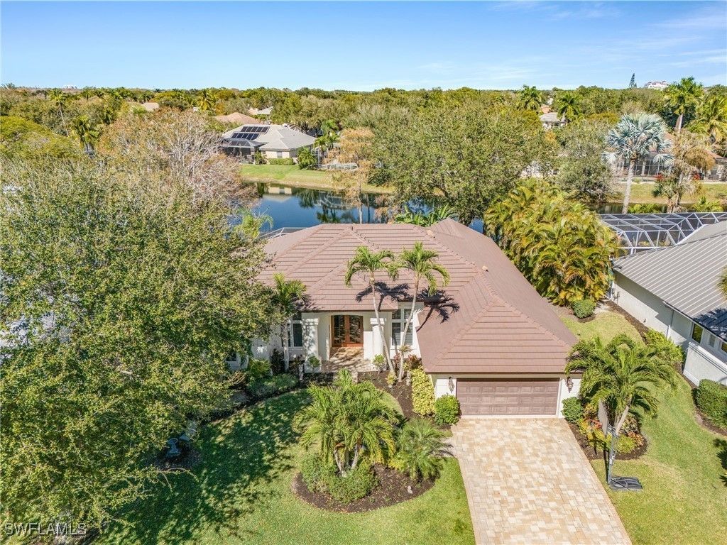 2025 Mission Dr, Naples