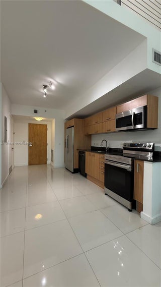 Photo of Listing #A11956566