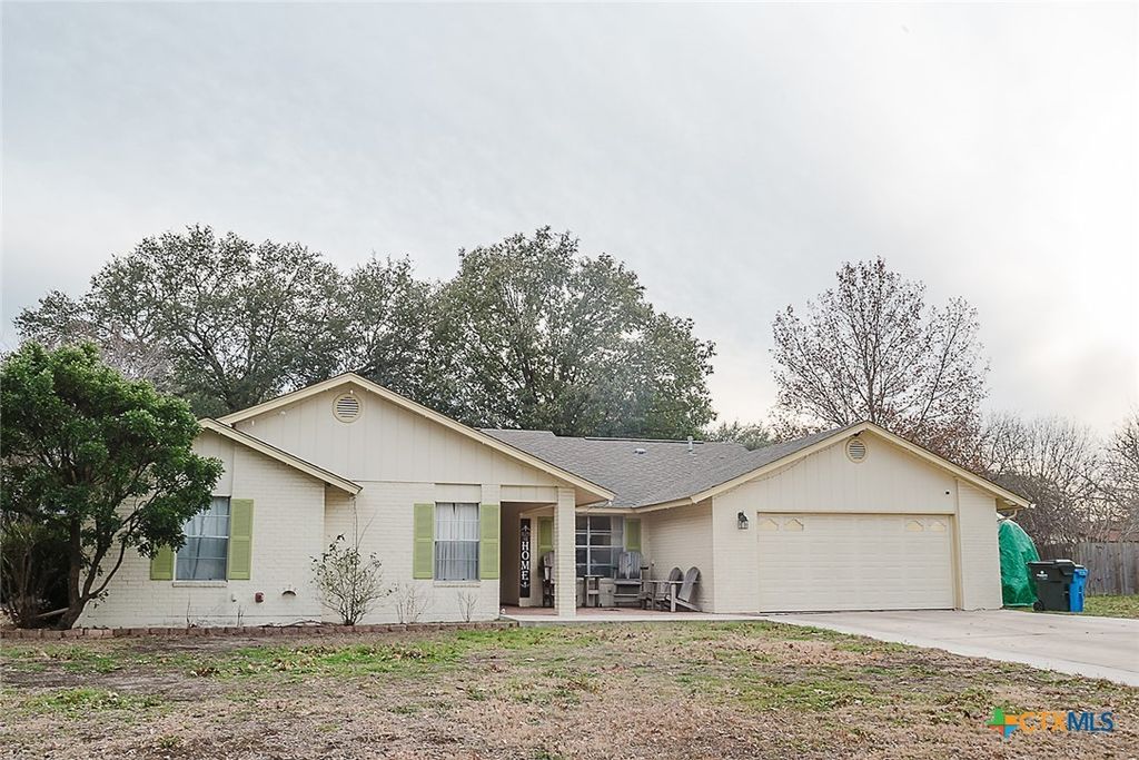 1551 Willow Creek Road, Seguin