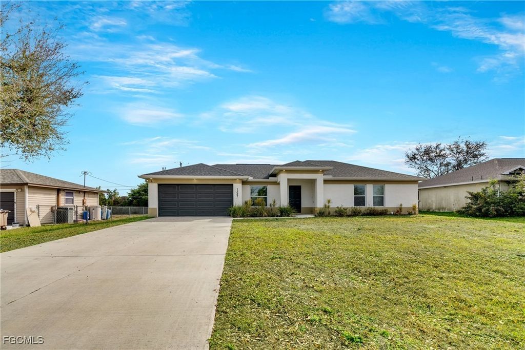 1327 Ne 12th Ave, CAPE CORAL