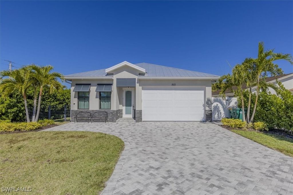 803 92nd Ave N, Naples