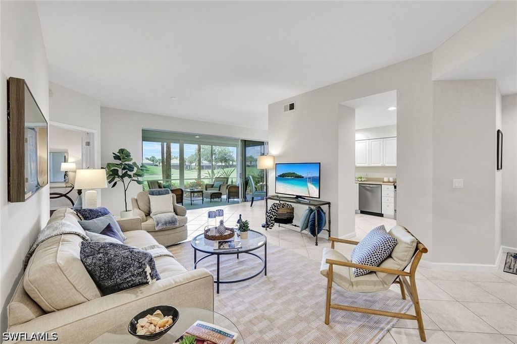 9261 Palmetto Ridge Dr 102, Estero
