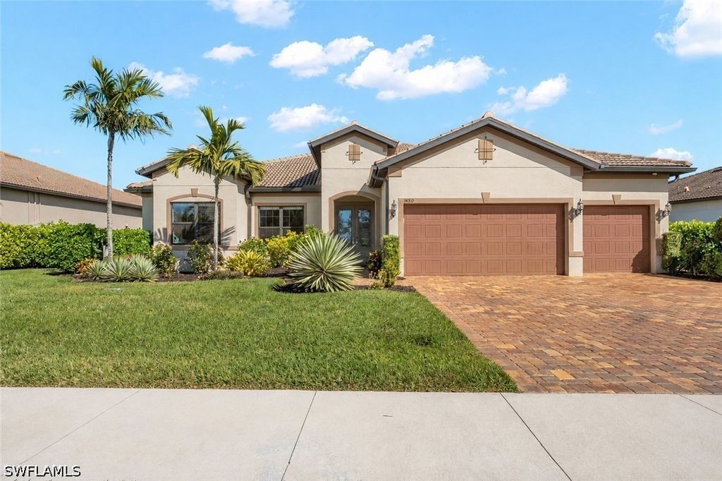 14310 Pine Hollow Dr, Estero