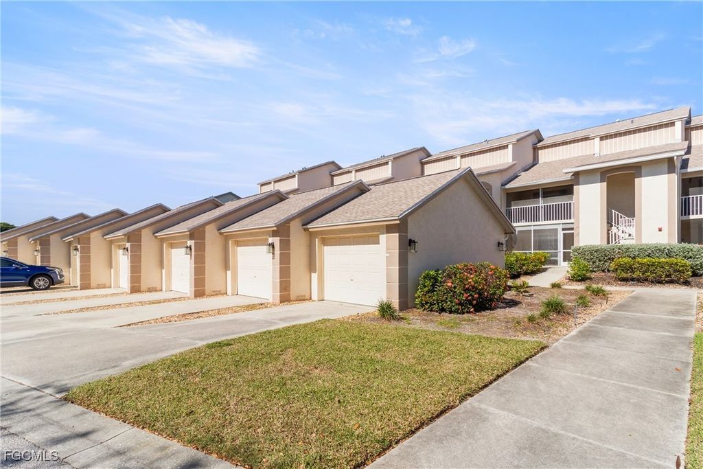 12520 Kelly Greens Blvd 349, FORT MYERS