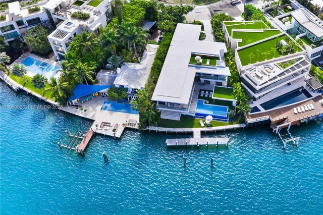 1417 N Venetian Way, Miami