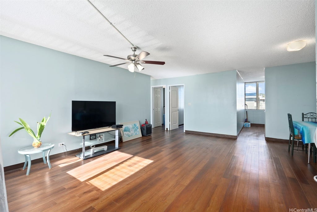 (unit #e306) 94-246 Leoku Street, Waipahu