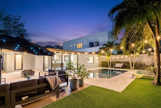 2240 Tequesta Ln, Miami