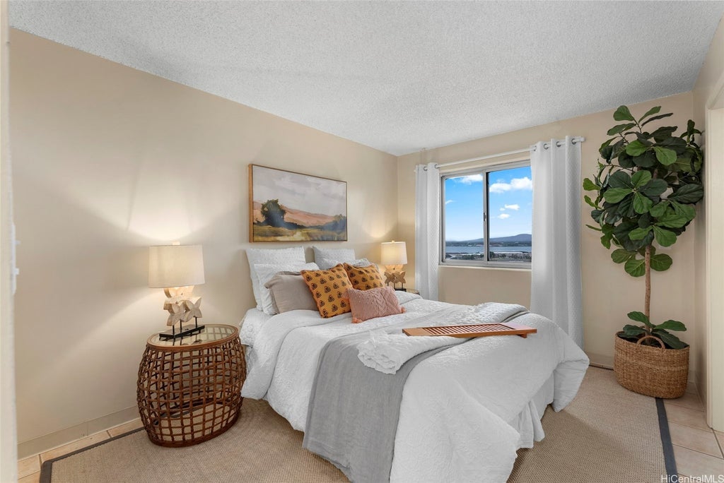 (unit #1502) 98-1038 Moanalua Road, Aiea