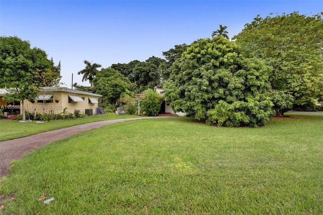 2 of 42 - 3255 Sw 60th Ave, Miami, FL