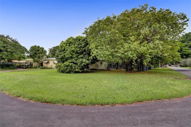 3 of 42 - 3255 Sw 60th Ave, Miami, FL