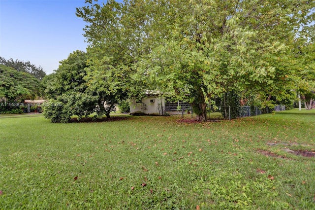 4 of 42 - 3255 Sw 60th Ave, Miami, FL