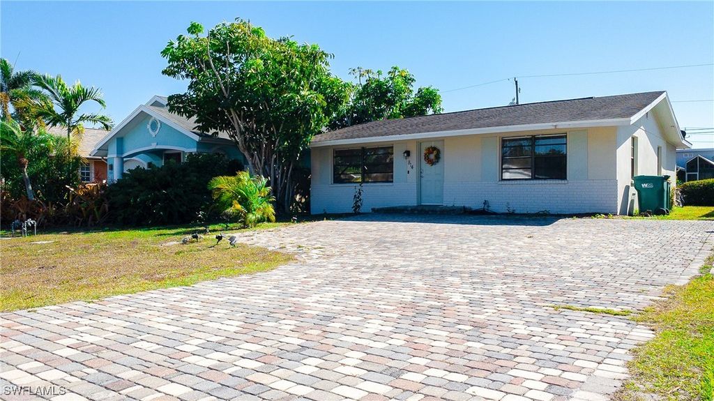814 109th Ave N, Naples