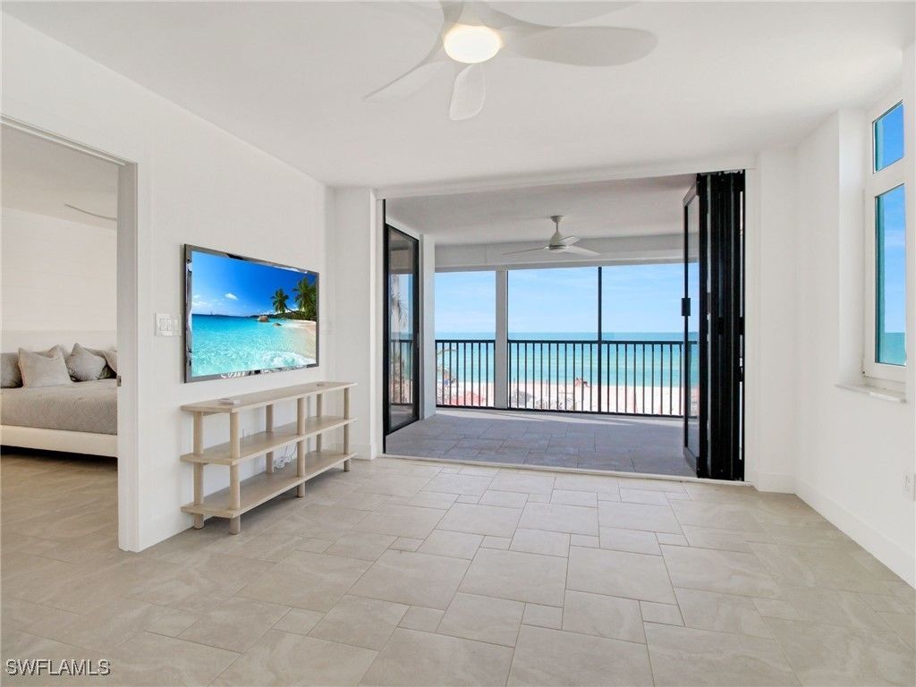 9415 Gulf Shore Dr 102, Naples