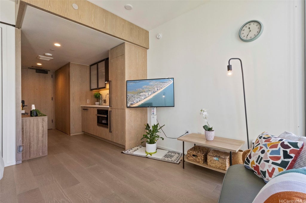 (unit #633) 1000 Auahi Street, Honolulu