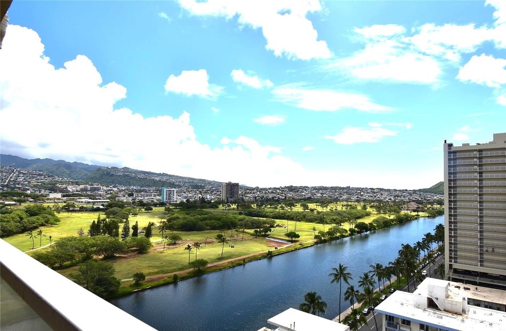 (unit #1805) 445 Seaside Avenue, Honolulu