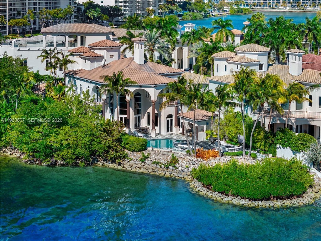 3914 Island Estates Dr, Aventura