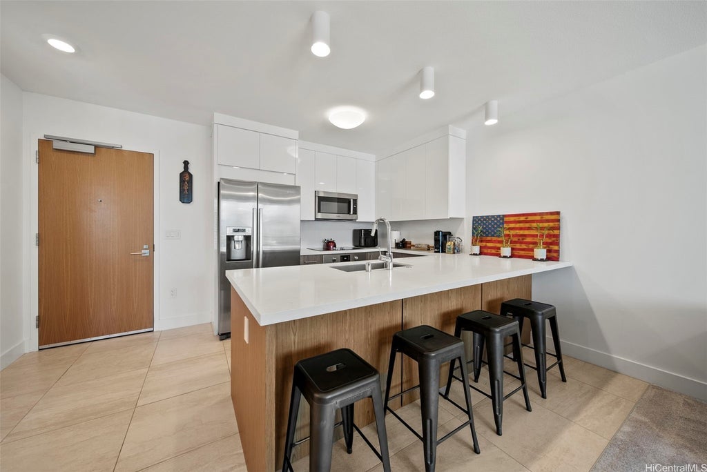 (unit #1308) 629 Keeaumoku Street, Honolulu