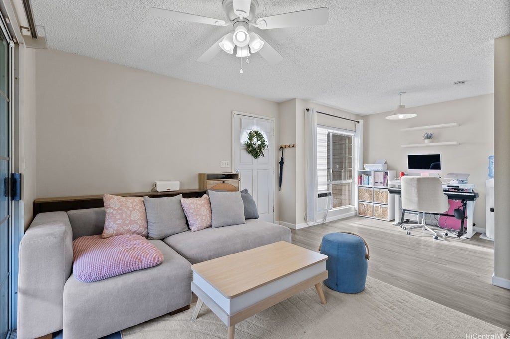 (unit #7u) 94-1348 Kulewa Loop, Waipahu