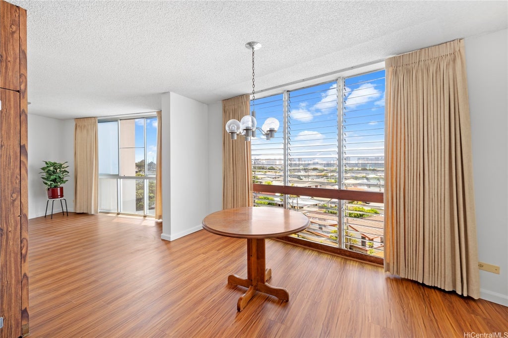 (unit #703) 1139 9th Avenue, Honolulu