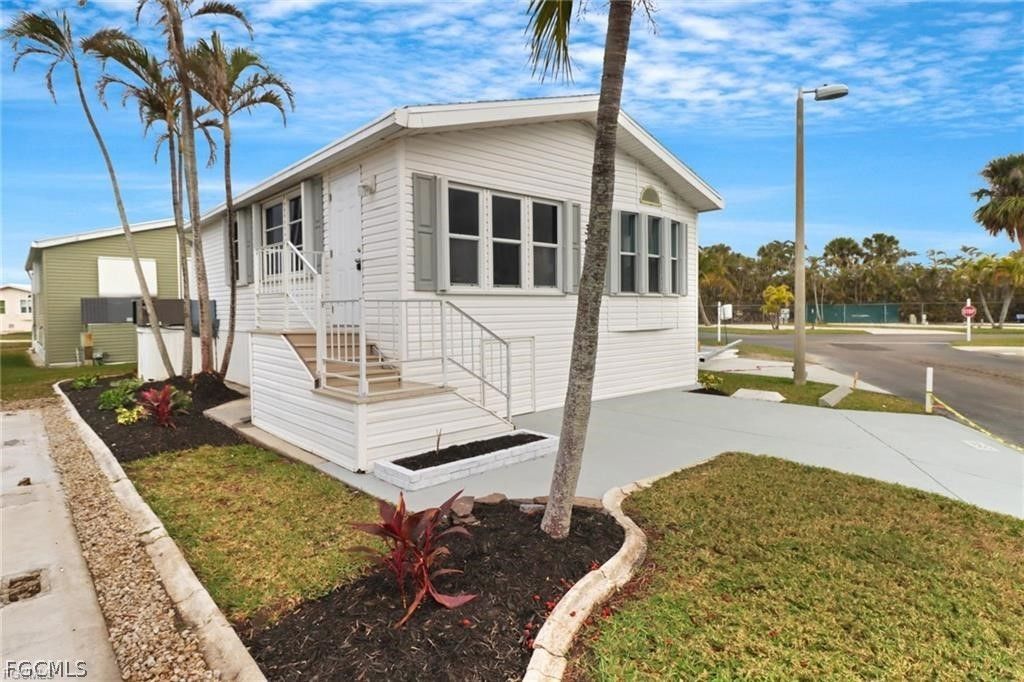 19681 Summerlin Rd 354, FORT MYERS