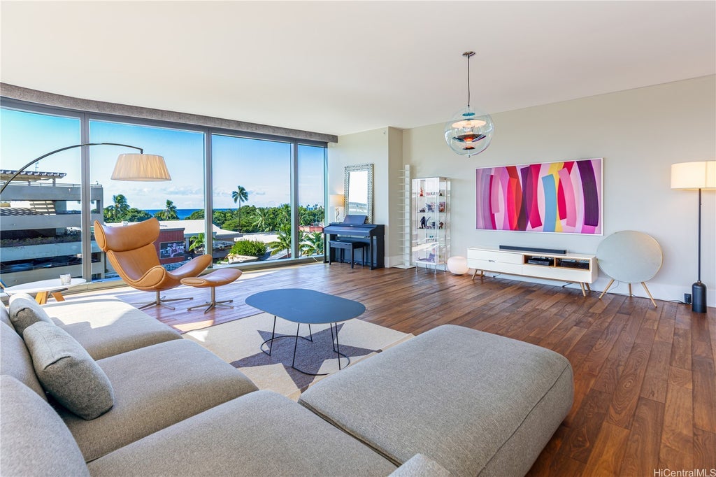 (unit #40) 1108 Auahi Street, Honolulu
