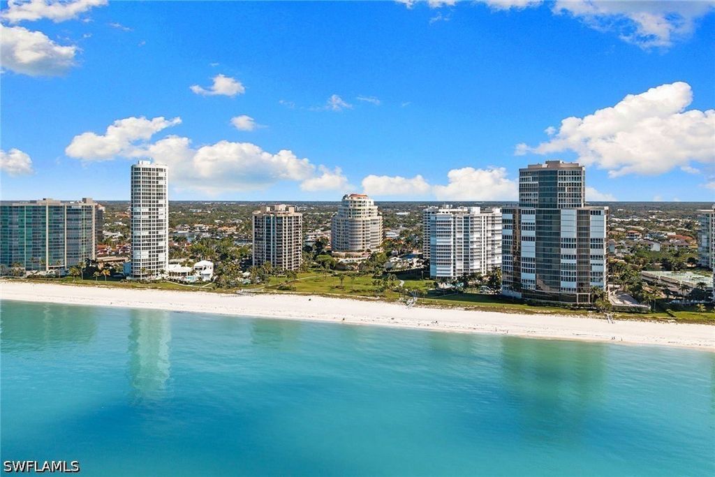 4501 Gulf Shore Blvd N 405, Naples