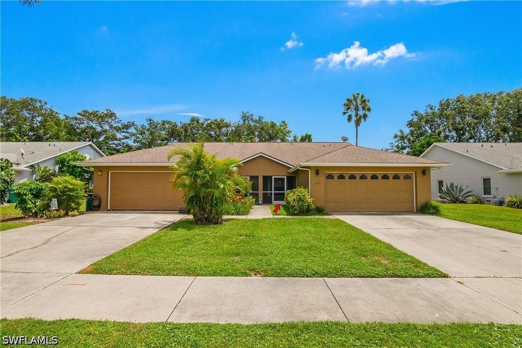 494 Saint Andrews Blvd 14, Naples