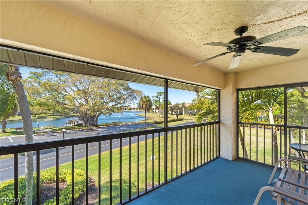8340 Charter Club Cir 9, FORT MYERS