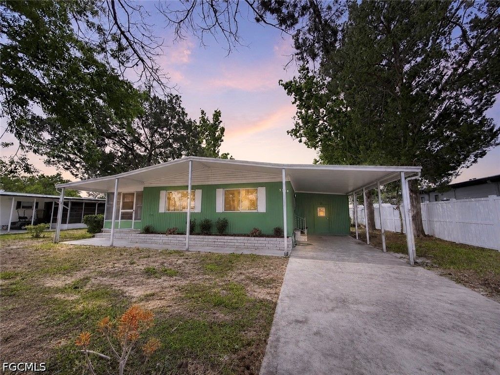 9330 Salisbury Dr, Brooksville