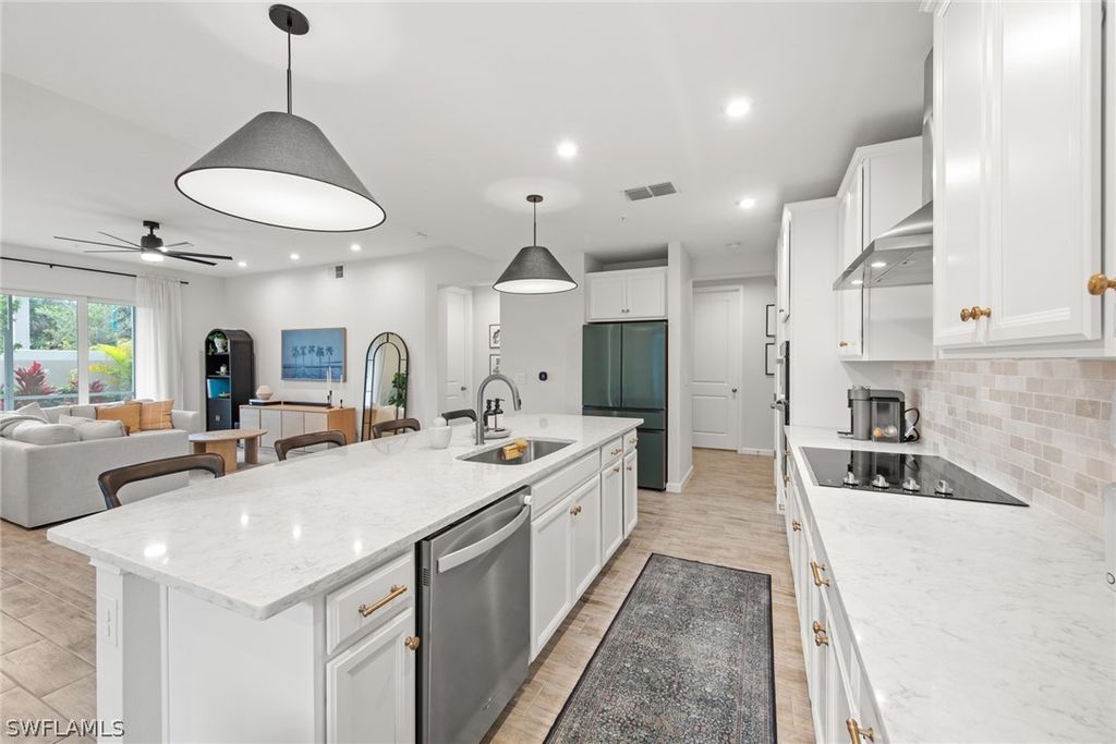 4688 Arboretum Cir 101, Naples
