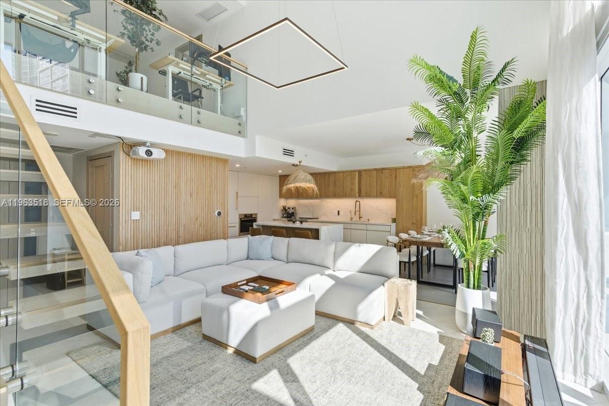 Photo of Listing #A11963518