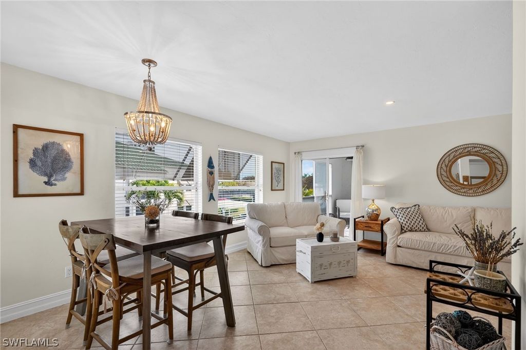 523 Club Side Dr 2-523, Naples