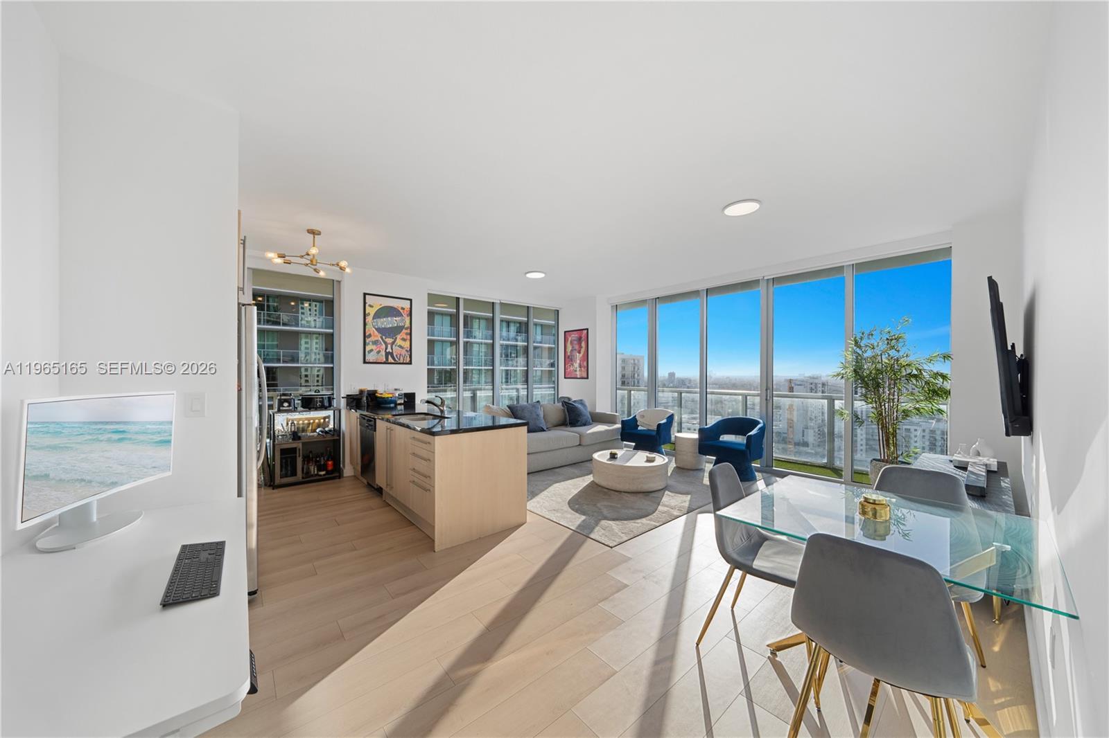 Photo of Listing #A11965165