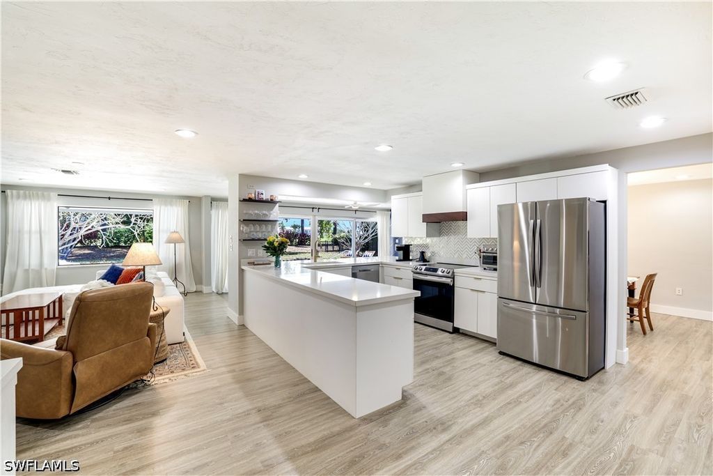 233 Shadowridge Ct, Marco Island
