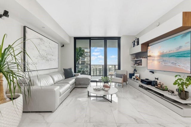 1010 Brickell Ave 4011, Miami