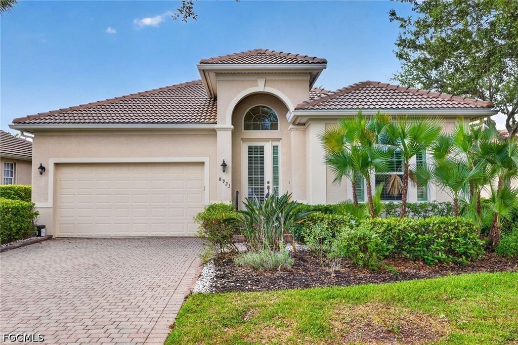 8923 Dartmoor Way, Fort Myers
