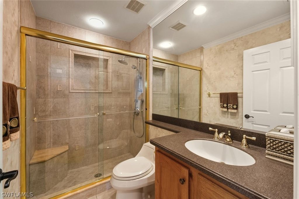 738 Reef Point Cir, Naples