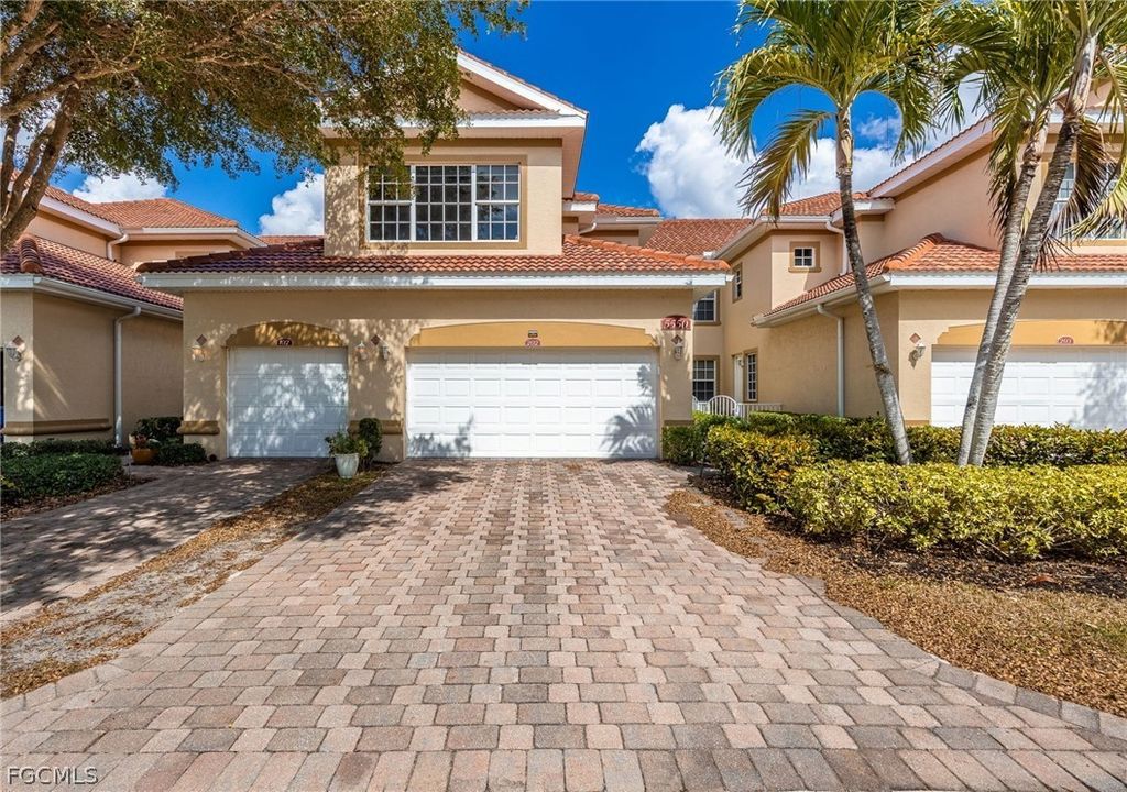 5550 Berkshire Dr 202, FORT MYERS