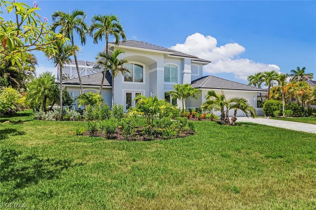 896 Limpet Dr, SANIBEL