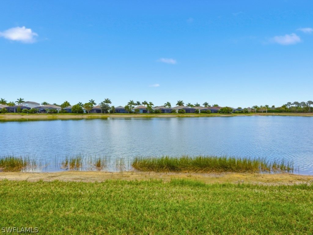 14591 Edgewater Cir, Naples