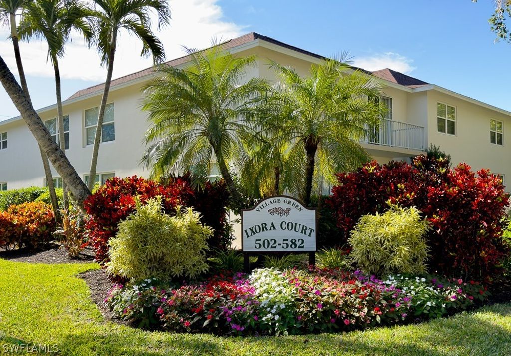 550 Broad Ave S 550, Naples