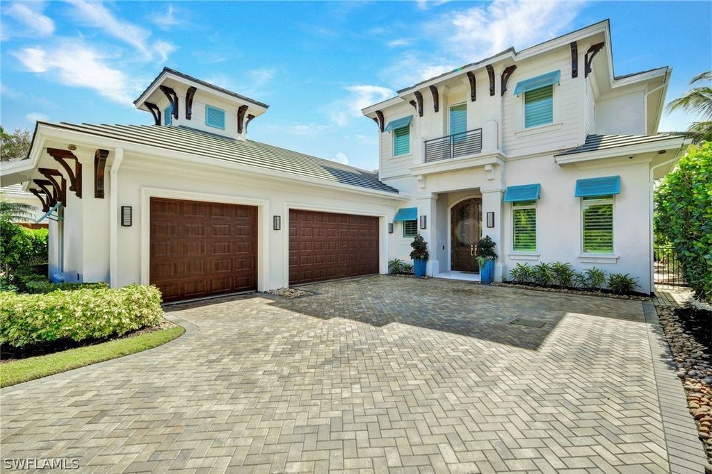 6892 Leeward Way, Naples