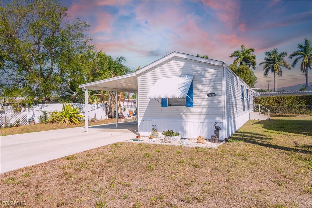 12130 Palm Dr, FORT MYERS