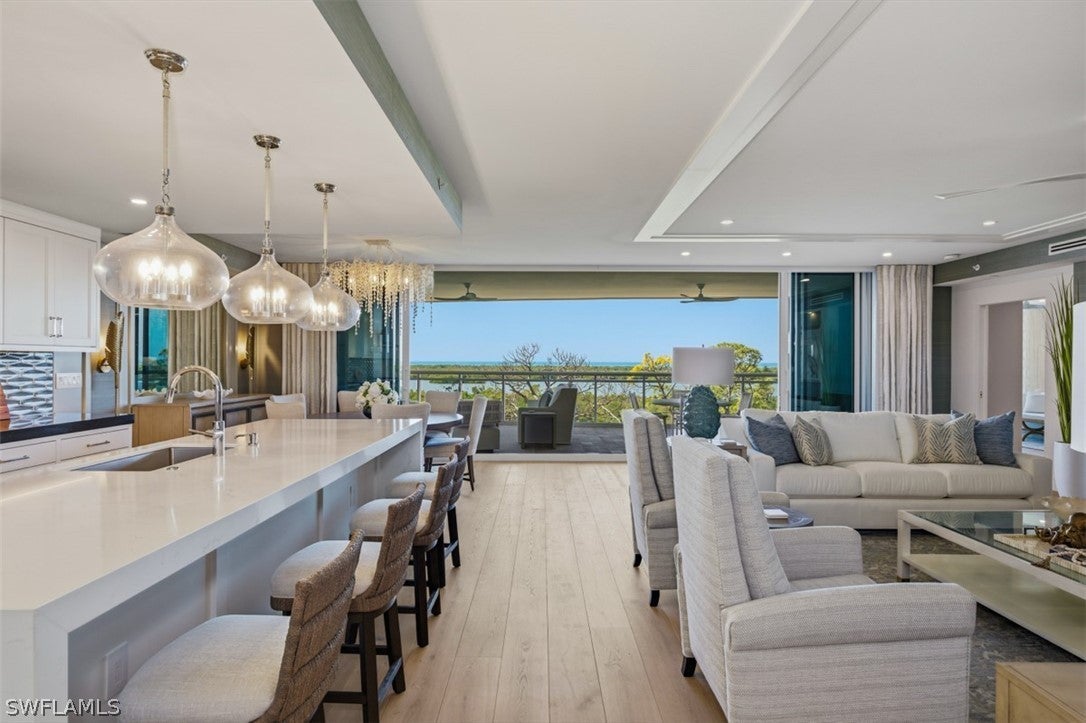 Photo of Listing #226008218